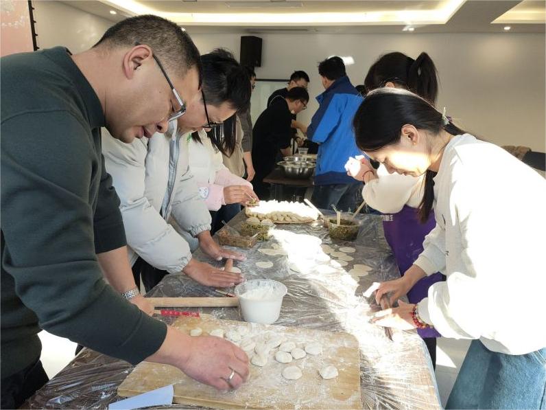 中原綠豐舉辦“冬至包餃子”活動<div   id=
